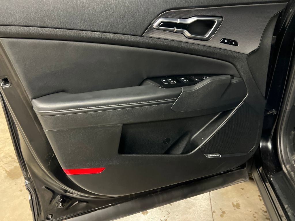 Used 2023 Kia Sportage SX image 15