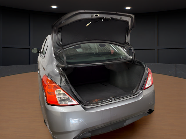 Used 2019 Nissan Versa SV FWD image 7