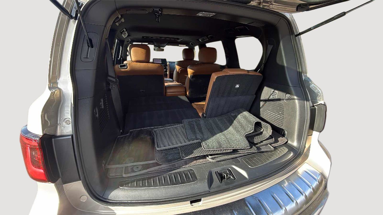 Used 2024 INFINITI QX80 Sensory w/ Cargo Package image 30