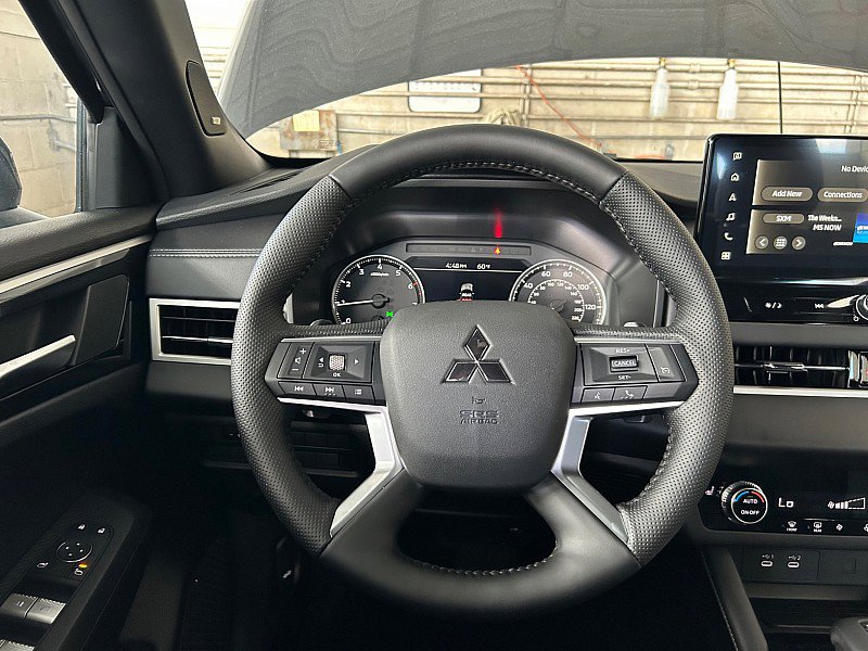 New 2026 Mitsubishi Outlander SE FWD image 21