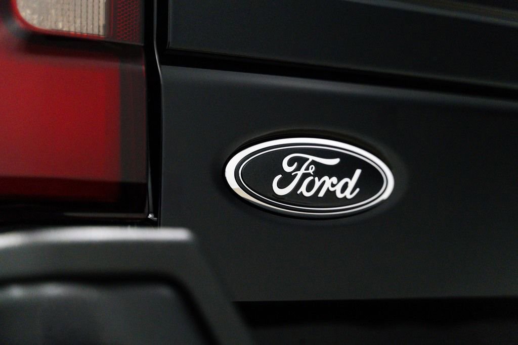 Used 2024 Ford F350 Limited w/ FX4 Off-Road Package image 5