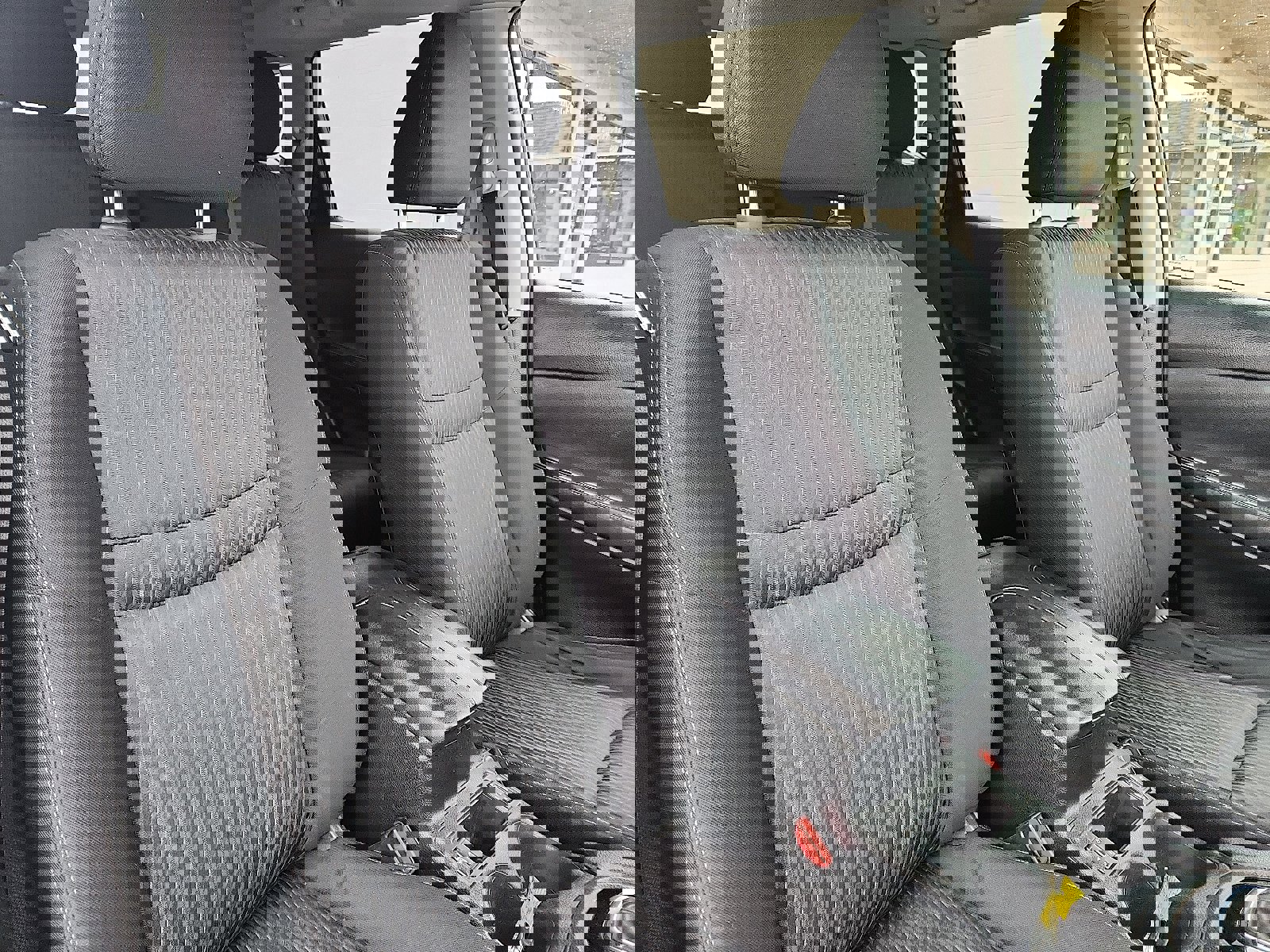 Used 2018 Nissan Rogue SV w/ Premium Package image 30