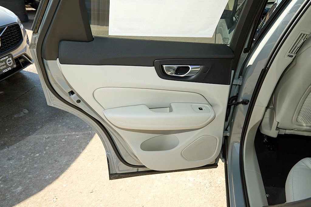New 2026 Volvo XC60 B5 Ultra w/ Protection Package Premier image 19