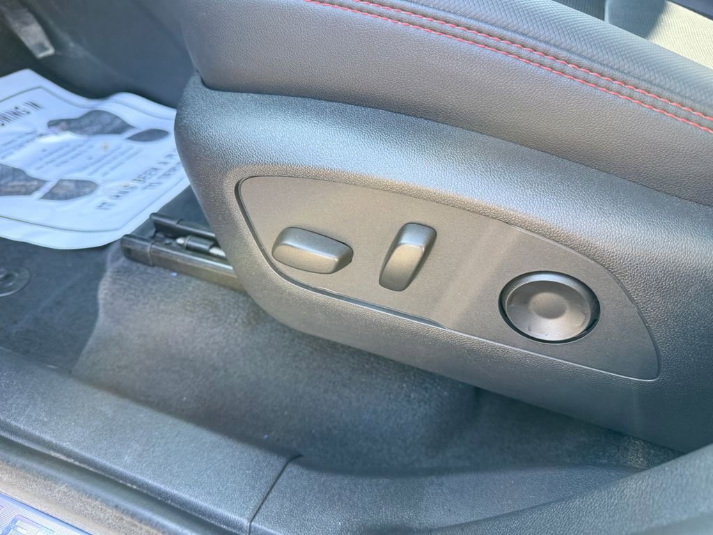 Used 2025 Chevrolet Traverse RS w/ LPO, Floor Liner Package AWD/4WD image 24