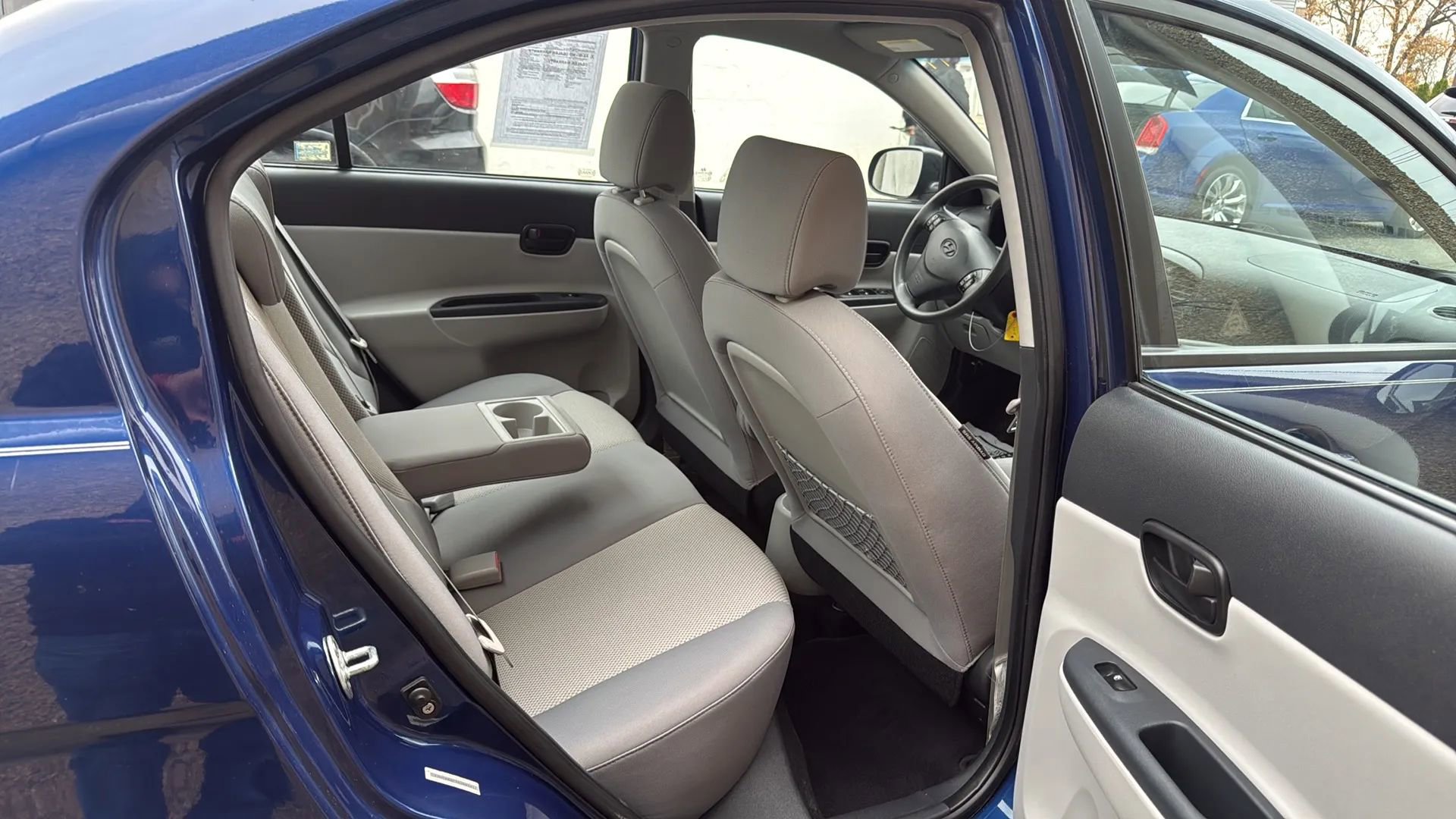 Used 2010 Hyundai Accent GLS w/ Premium Pkg 4 image 26