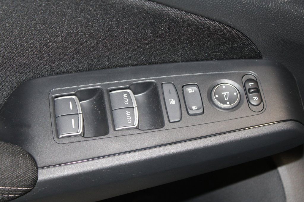 Used 2023 Honda Civic LX image 9