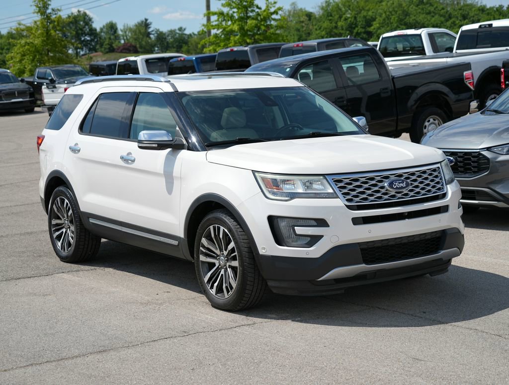 Used 2017 Ford Explorer Platinum AWD/4WD image 3
