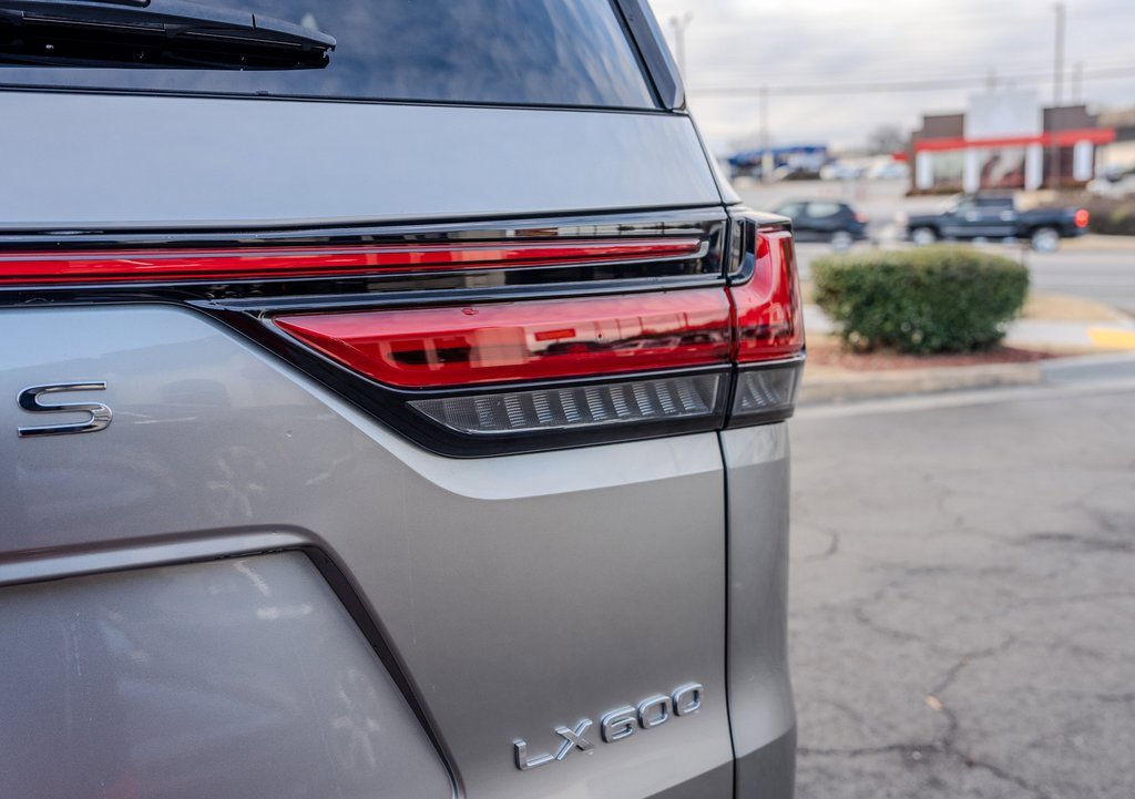 Used 2023 Lexus LX 600 4WD w/ Luxury Package image 29