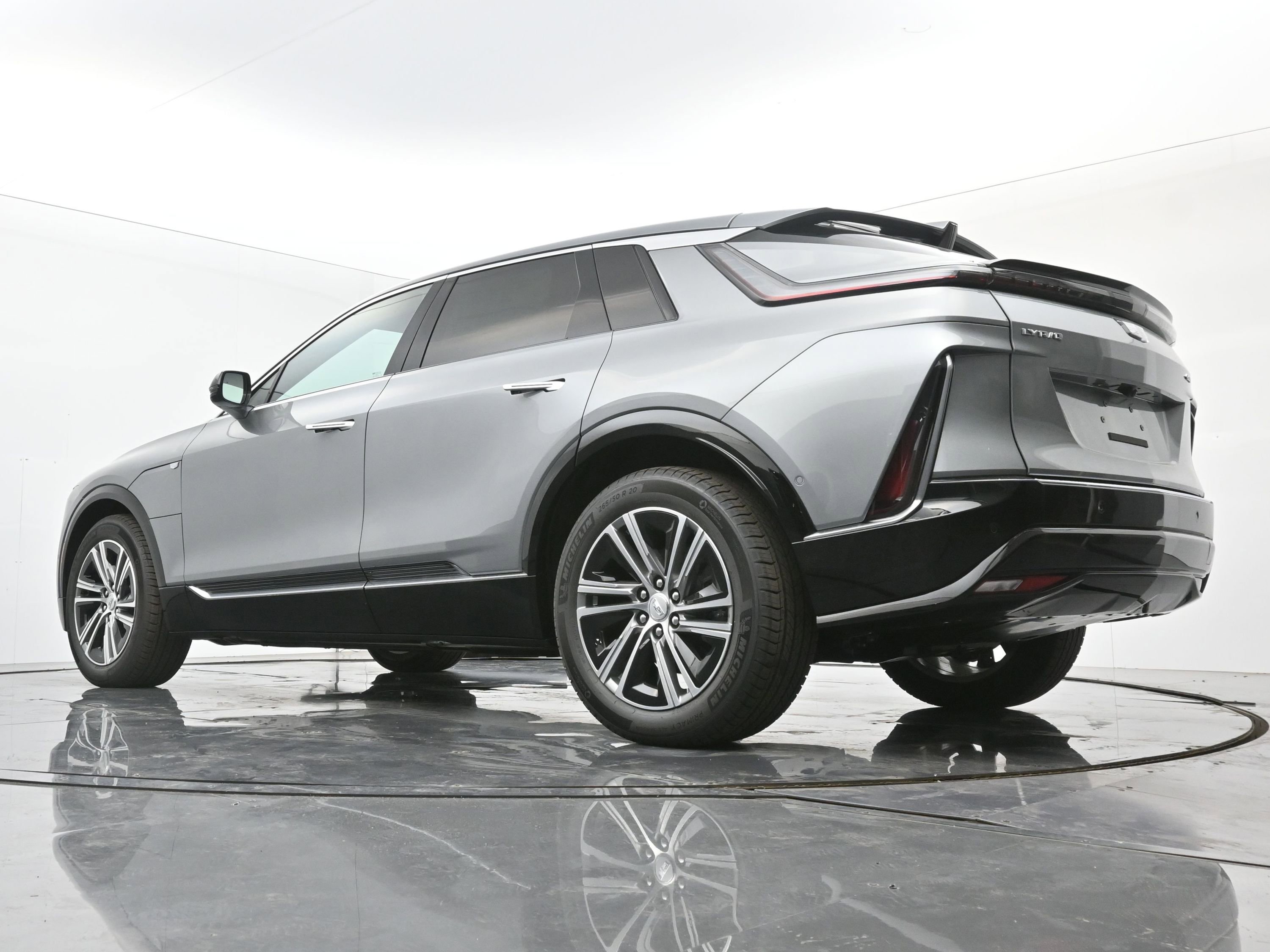 New 2025 Cadillac Lyriq Luxury image 17