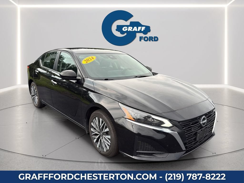Used 2024 Nissan Altima 2.5 SV w/ SV Premium Package FWD image 3