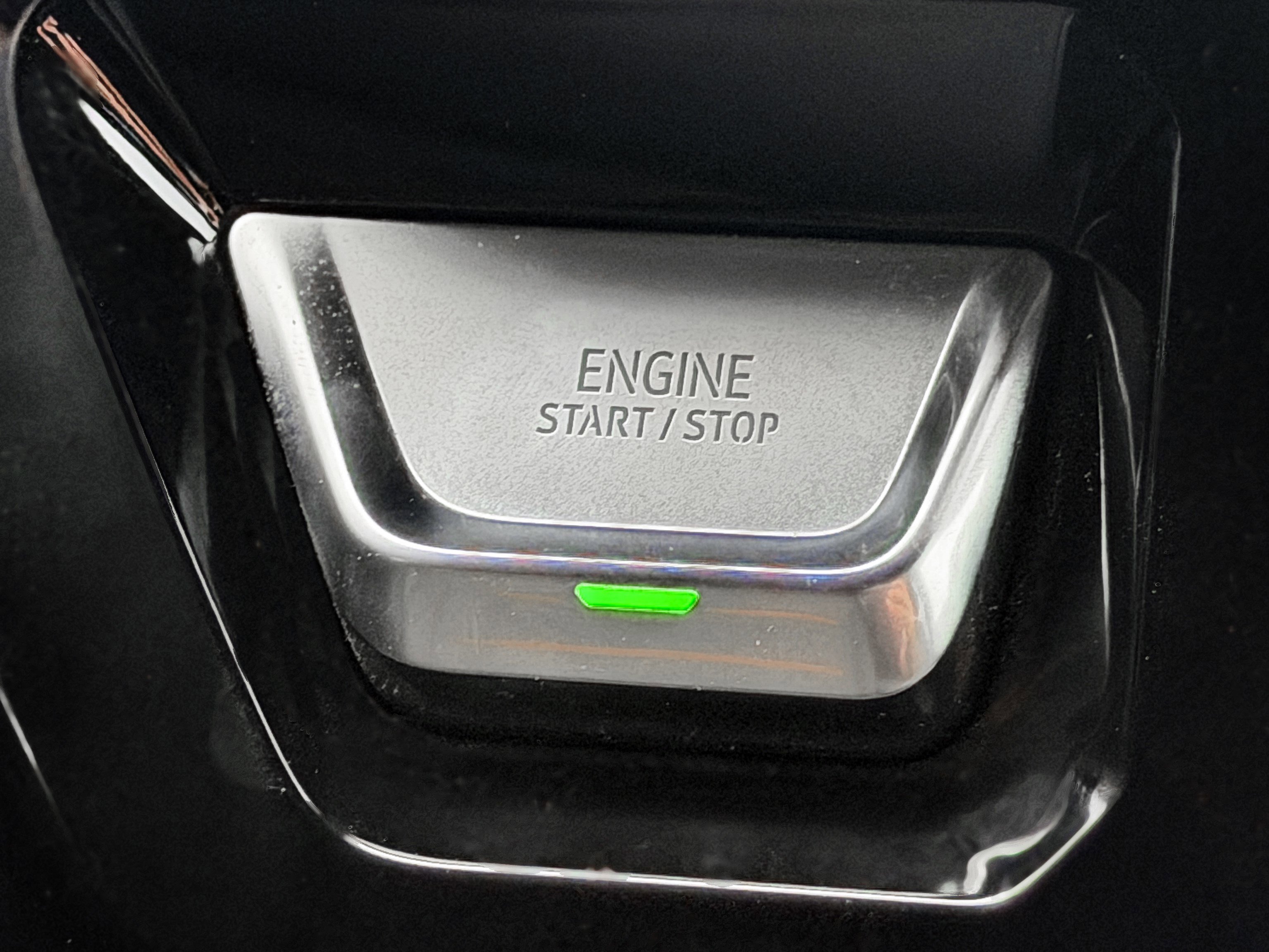 Used 2024 GMC Sierra 1500 AT4 w/ Technology Package AWD/4WD image 17