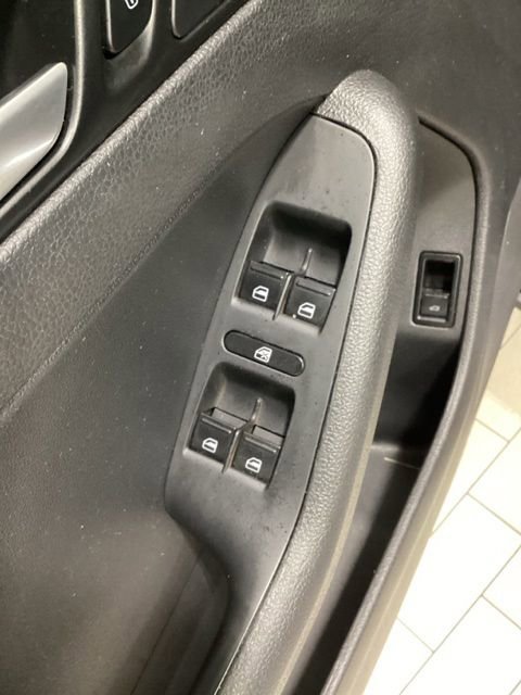 Used 2018 Volkswagen Jetta SE FWD image 18
