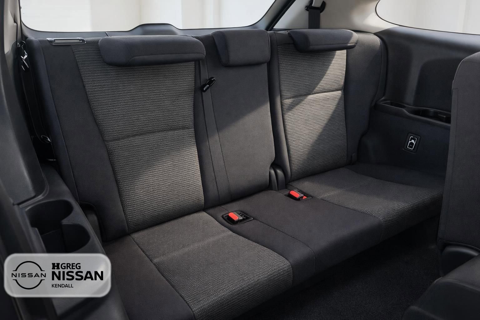 Used 2025 Toyota Highlander LE image 12