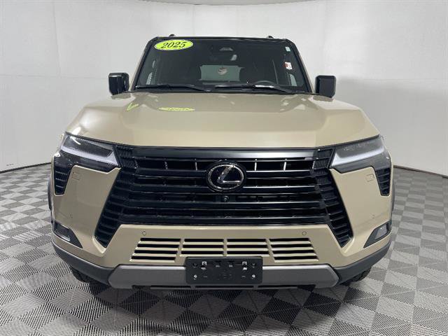 Used 2025 Lexus GX 550 AWD/4WD image 2