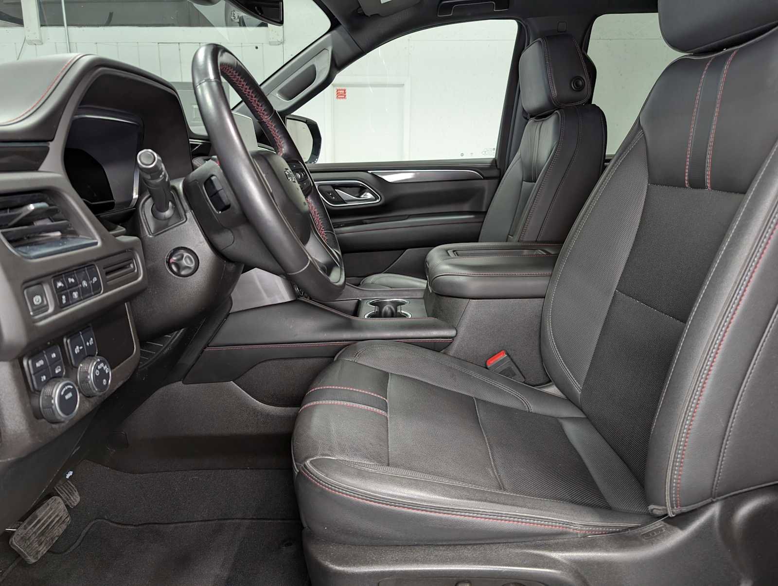 Used 2022 Chevrolet Tahoe RST w/ Luxury Package AWD/4WD image 4