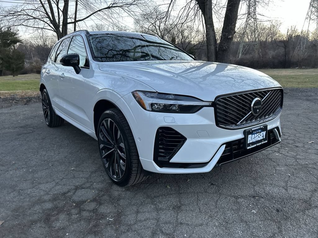 New 2026 Volvo XC60 T8 Ultra w/ Climate Package AWD/4WD image 2
