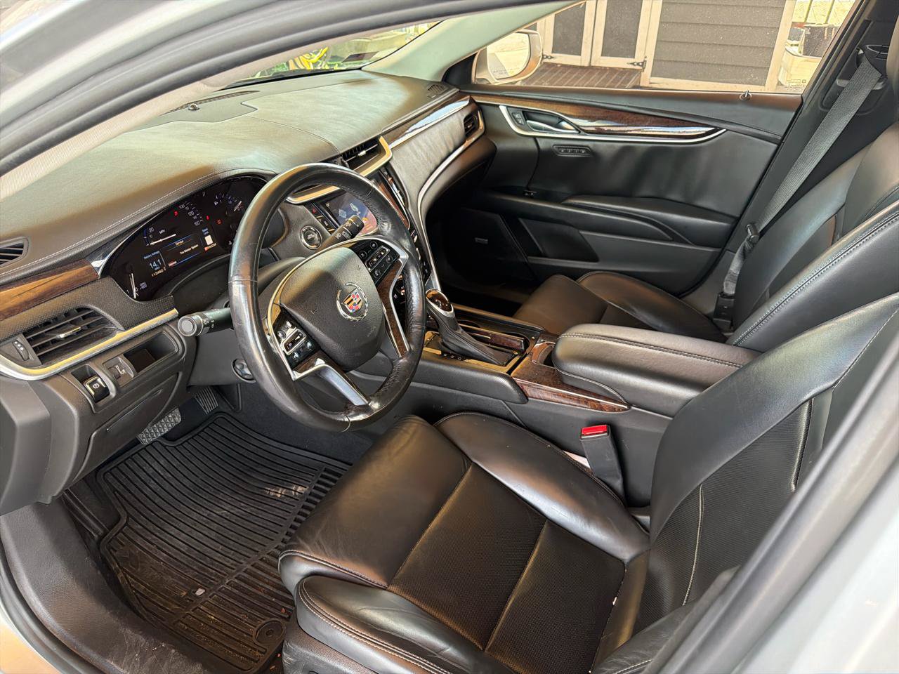 Used 2015 Cadillac XTS Luxury w/ Driver Awareness Package FWD image 12