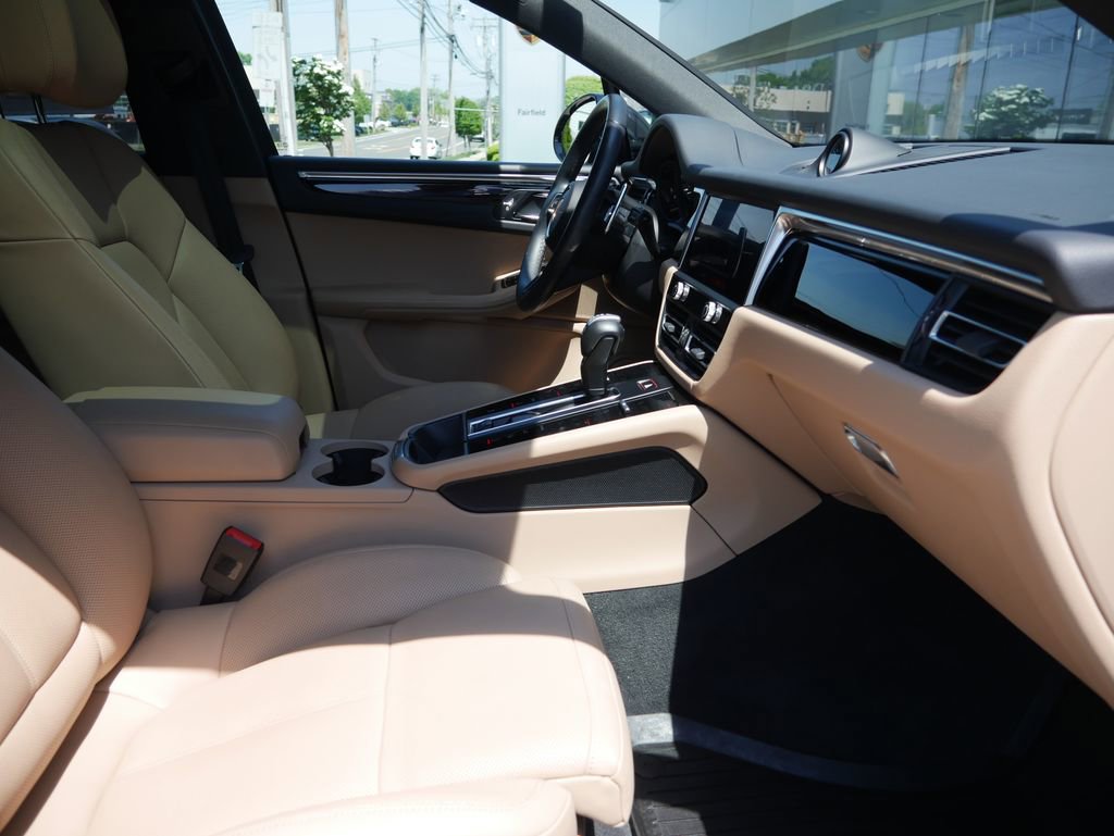 Certified 2023 Porsche Macan S AWD/4WD image 25