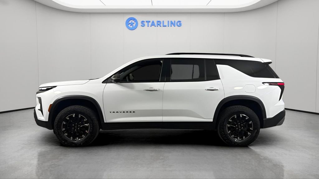 Used 2024 Chevrolet Traverse Z71 AWD/4WD image 3