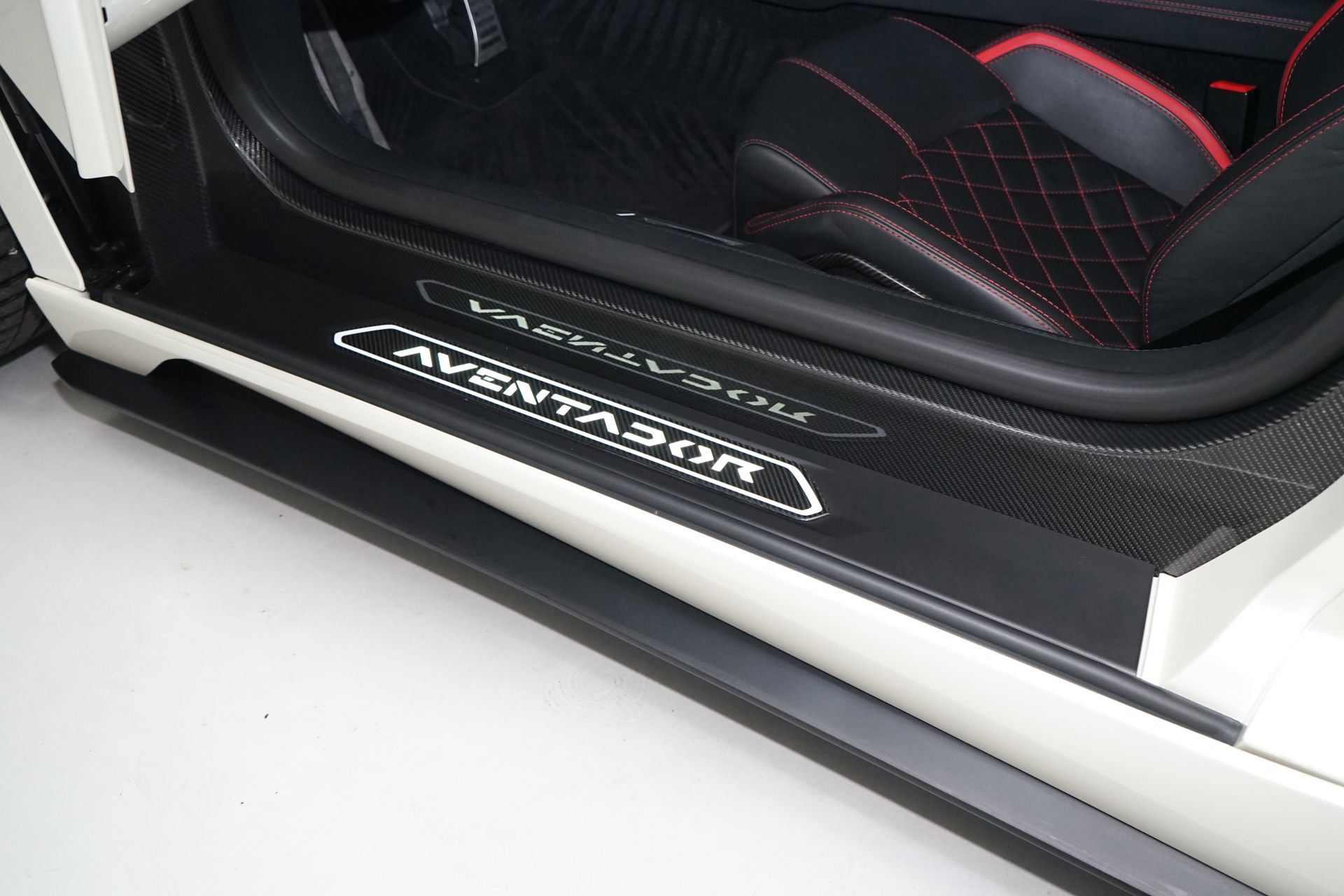 Used 2017 Lamborghini Aventador S AWD/4WD image 5