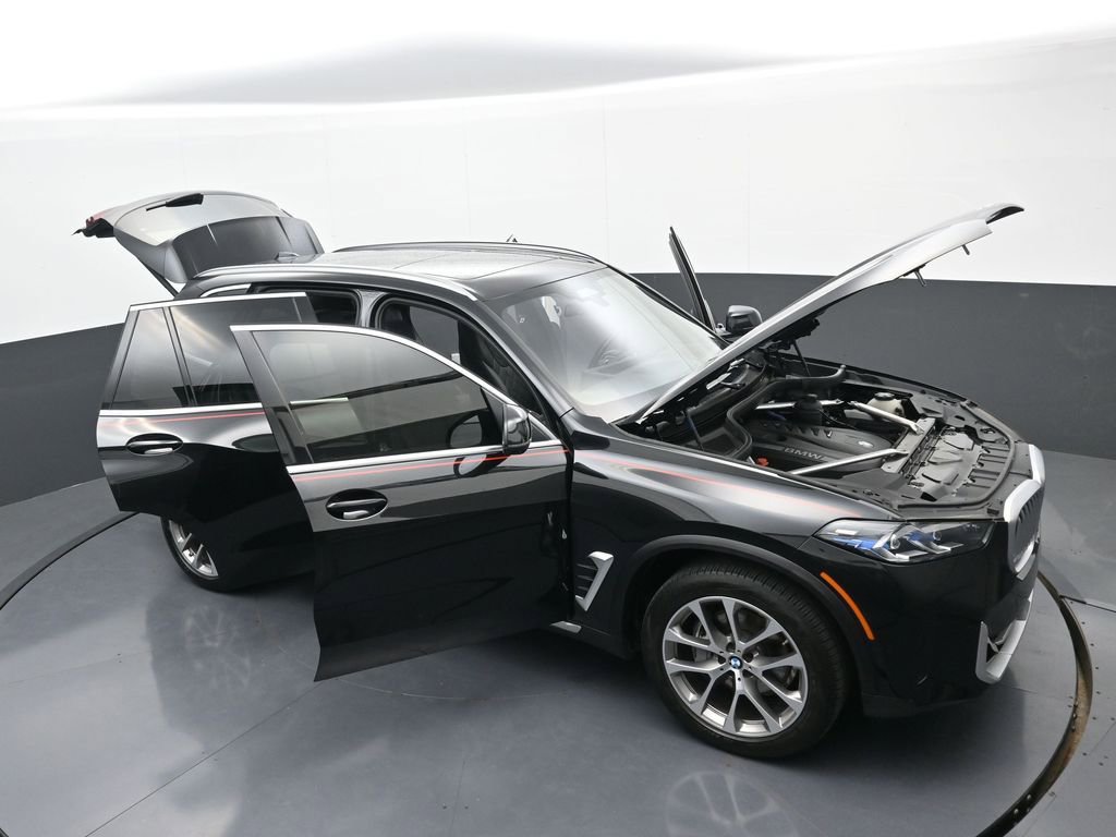 Used 2024 BMW X5 xDrive40i w/ Premium Package AWD/4WD image 38