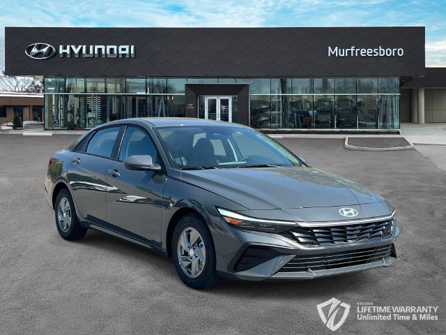 New 2026 Hyundai Elantra SE FWD image 3
