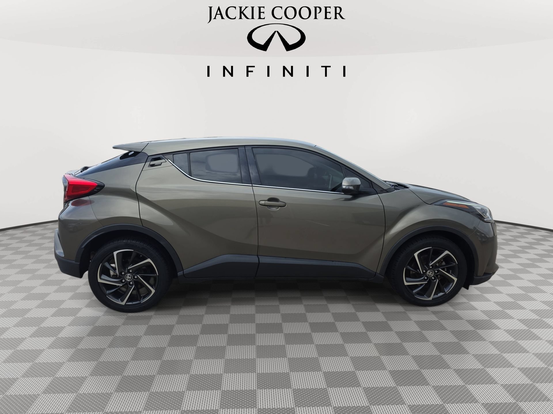 Used 2021 Toyota C-HR Limited FWD image 4