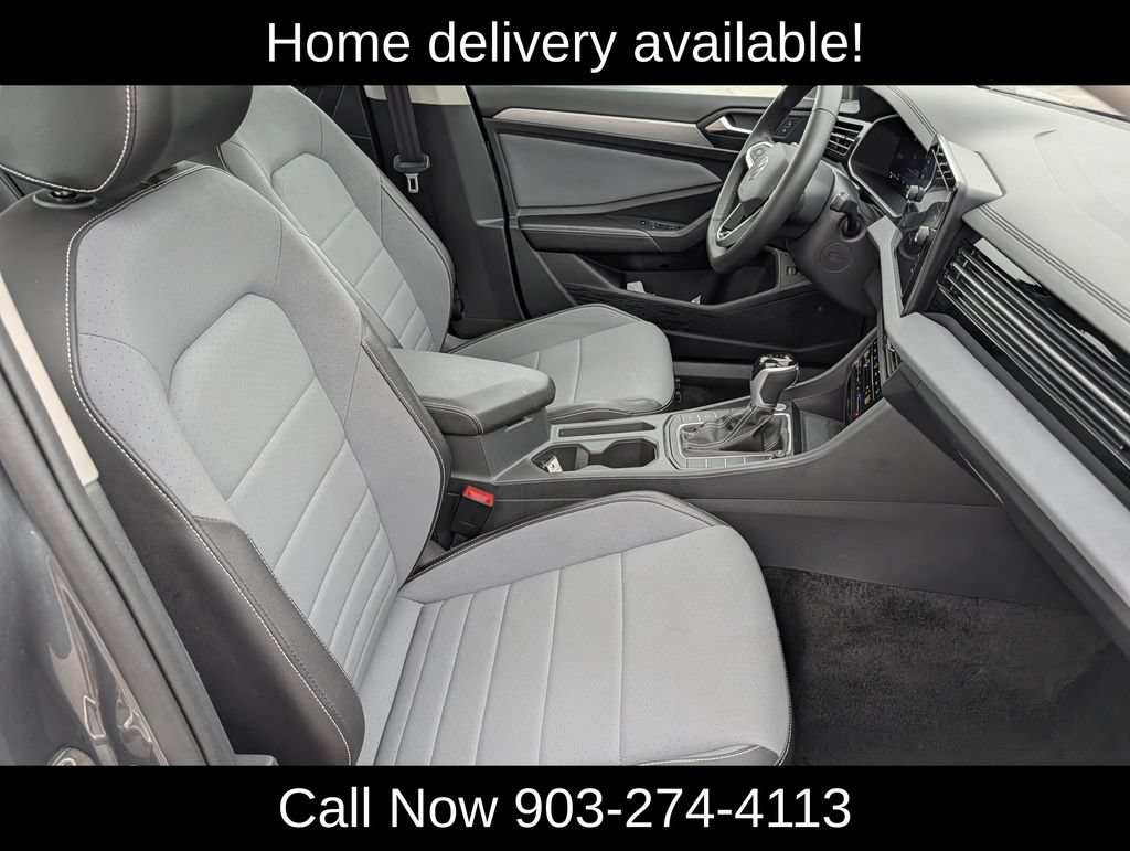 Used 2026 Volkswagen Jetta SE FWD image 32