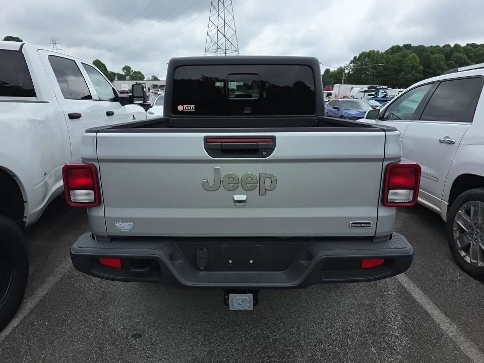 Used 2023 Jeep Gladiator Overland w/ Trailer Tow Package AWD/4WD image 10