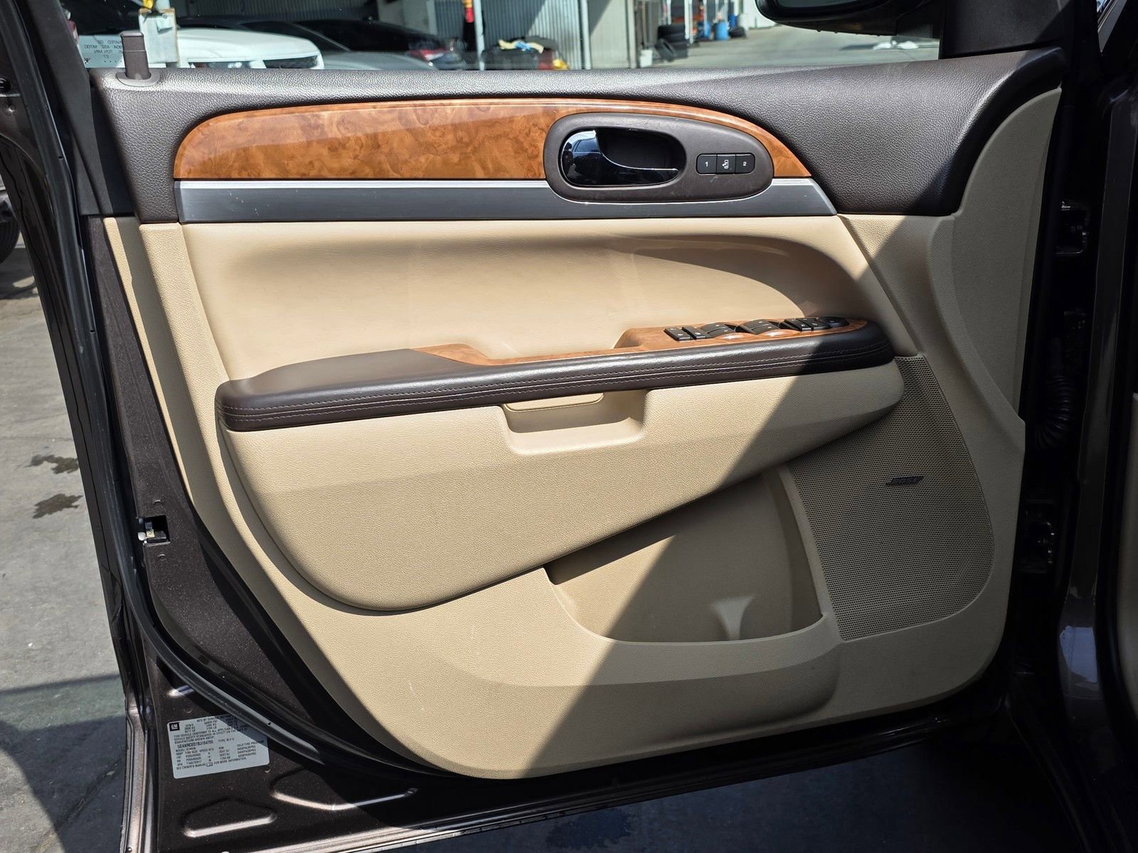 Used 2011 Buick Enclave CXL image 13