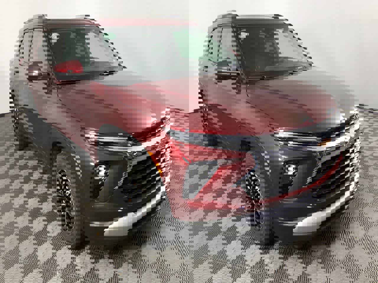 Used 2025 Chevrolet TrailBlazer LT image 2