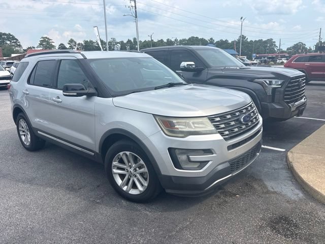 Used 2017 Ford Explorer XLT w/ Equipment Group 202A