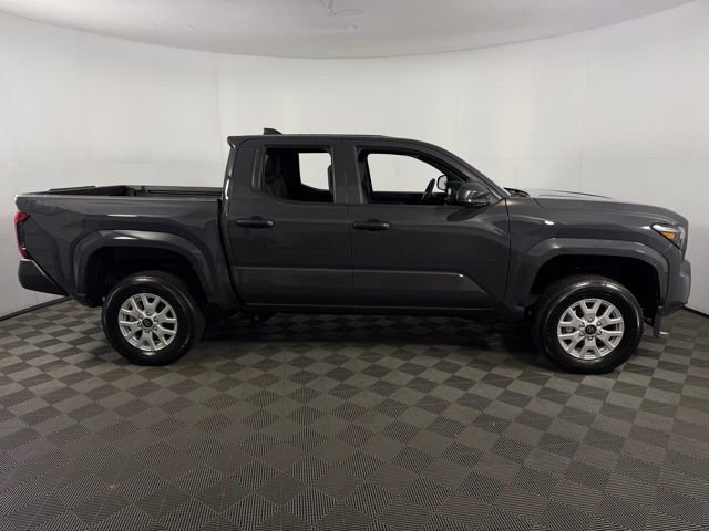Used 2024 Toyota Tacoma SR image 9