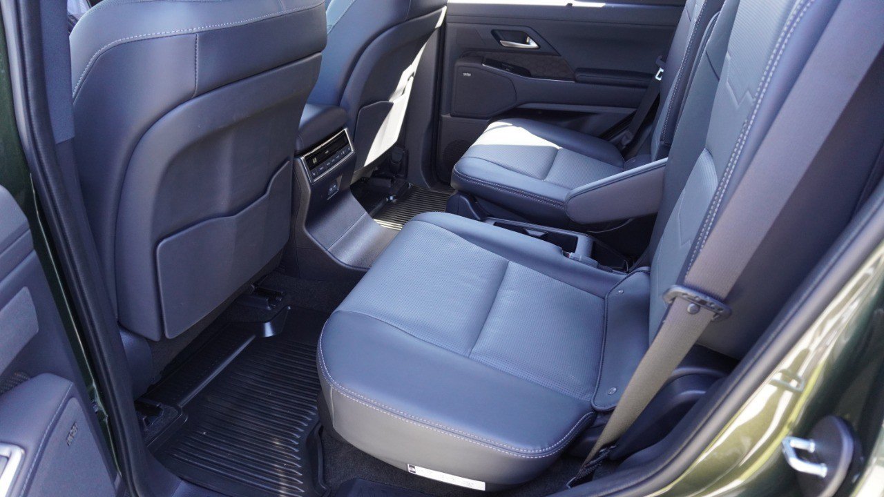 Used 2025 Lexus GX 550 w/ Accessory Package (2T) AWD/4WD image 33
