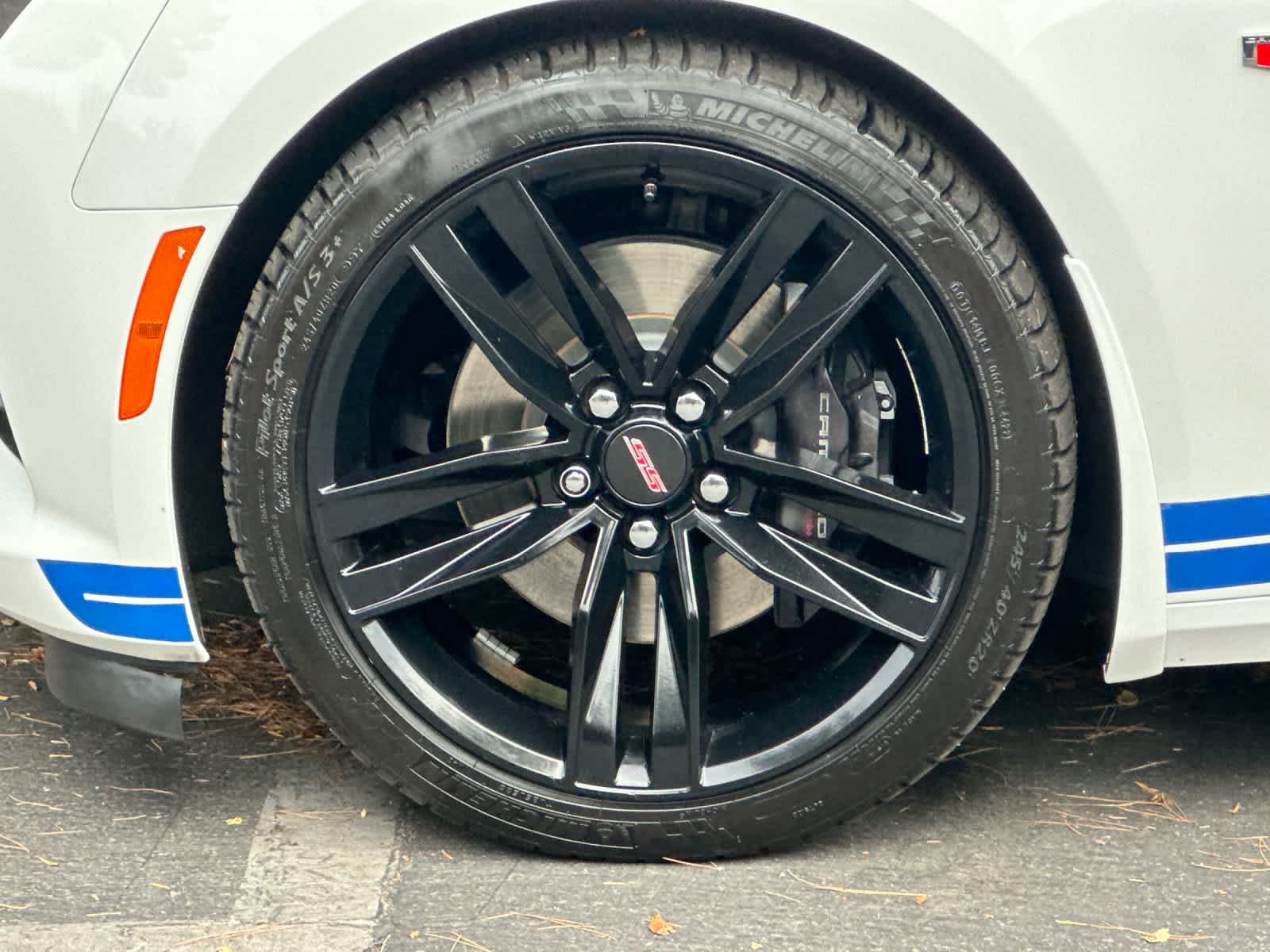Used 2016 Chevrolet Camaro SS RWD image 12
