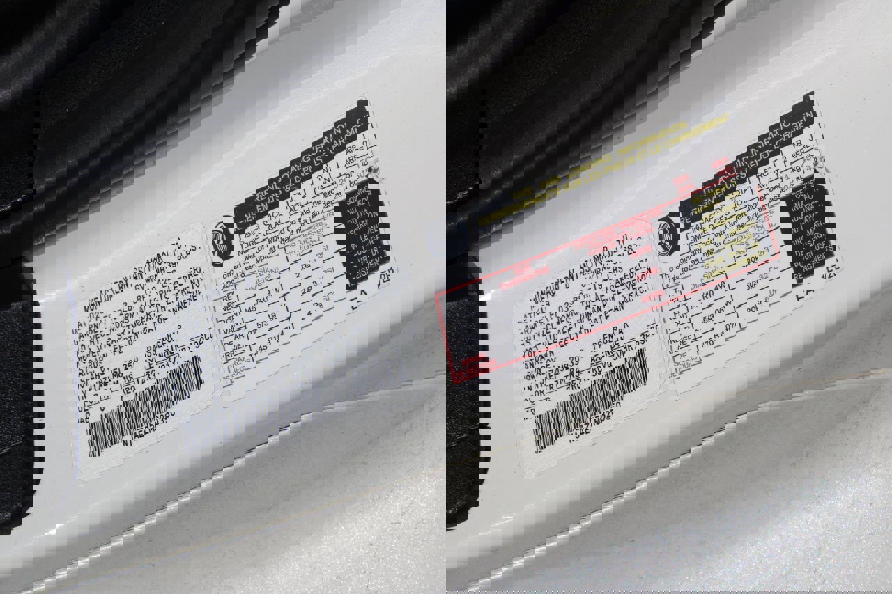 Used 2020 Nissan 370Z Touring Sport image 27