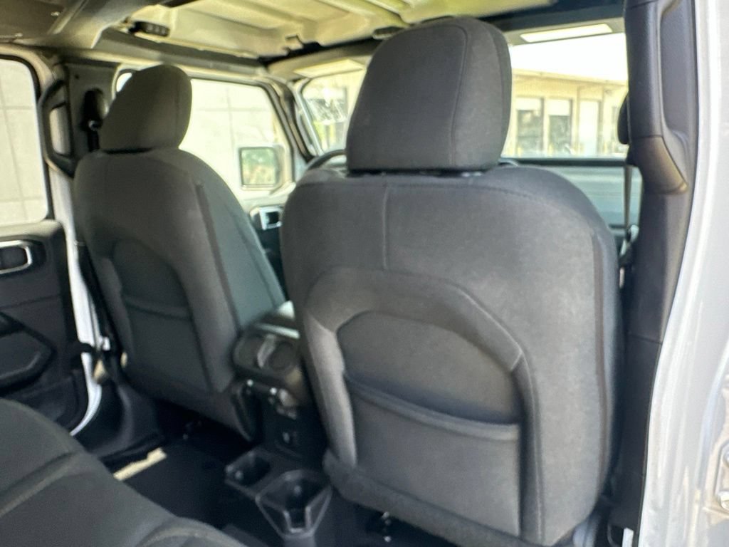 Used 2025 Jeep Wrangler Unlimited Sahara AWD/4WD image 34