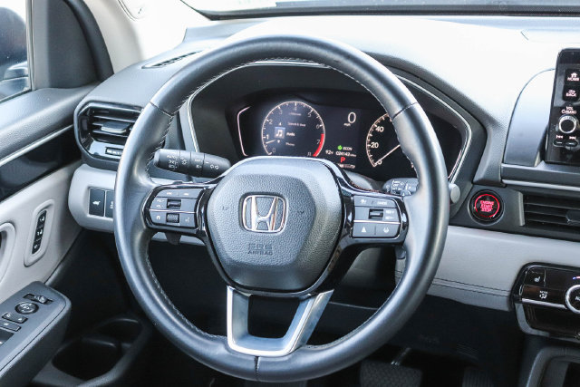 Certified 2025 Honda Pilot Touring image 16