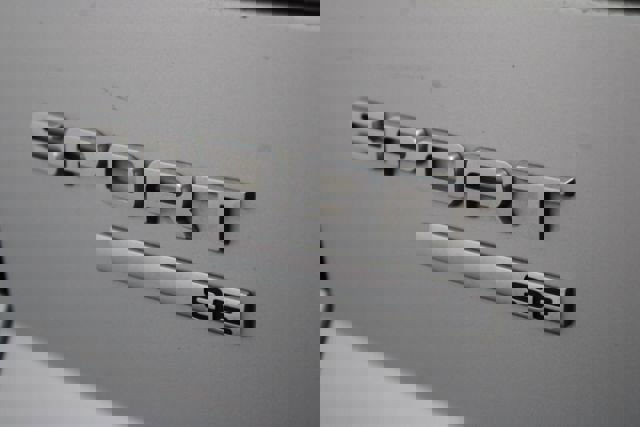 Used 2016 Land Rover Range Rover Sport SE image 8