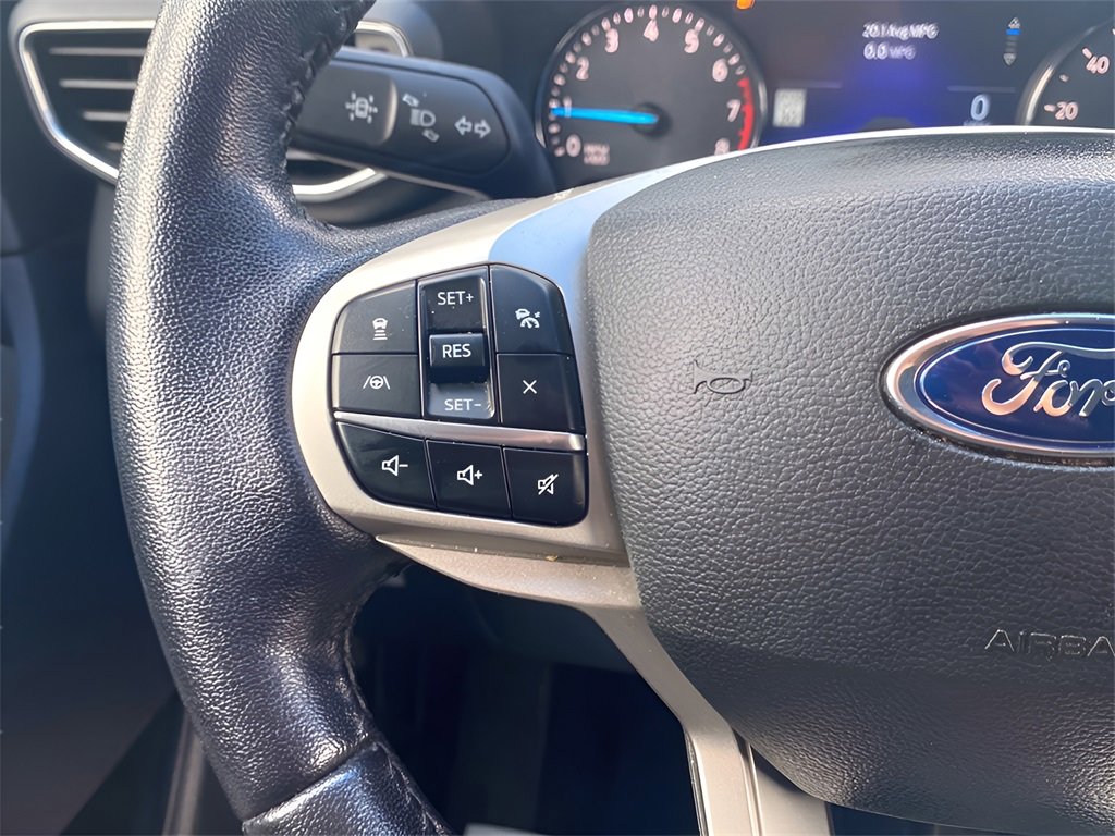 Used 2022 Ford Explorer XLT image 24