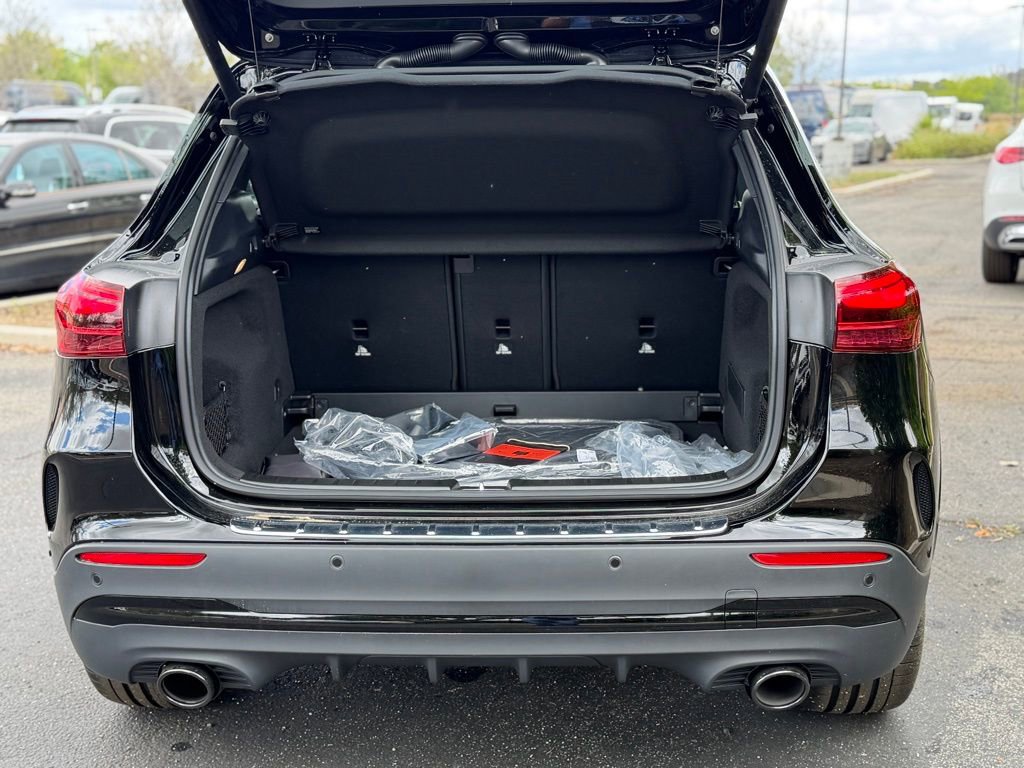 New 2026 Mercedes-Benz GLA 35 AMG 4MATIC image 13