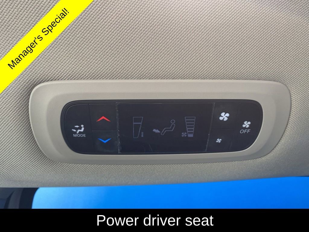Used 2023 Chrysler Voyager LX FWD image 12