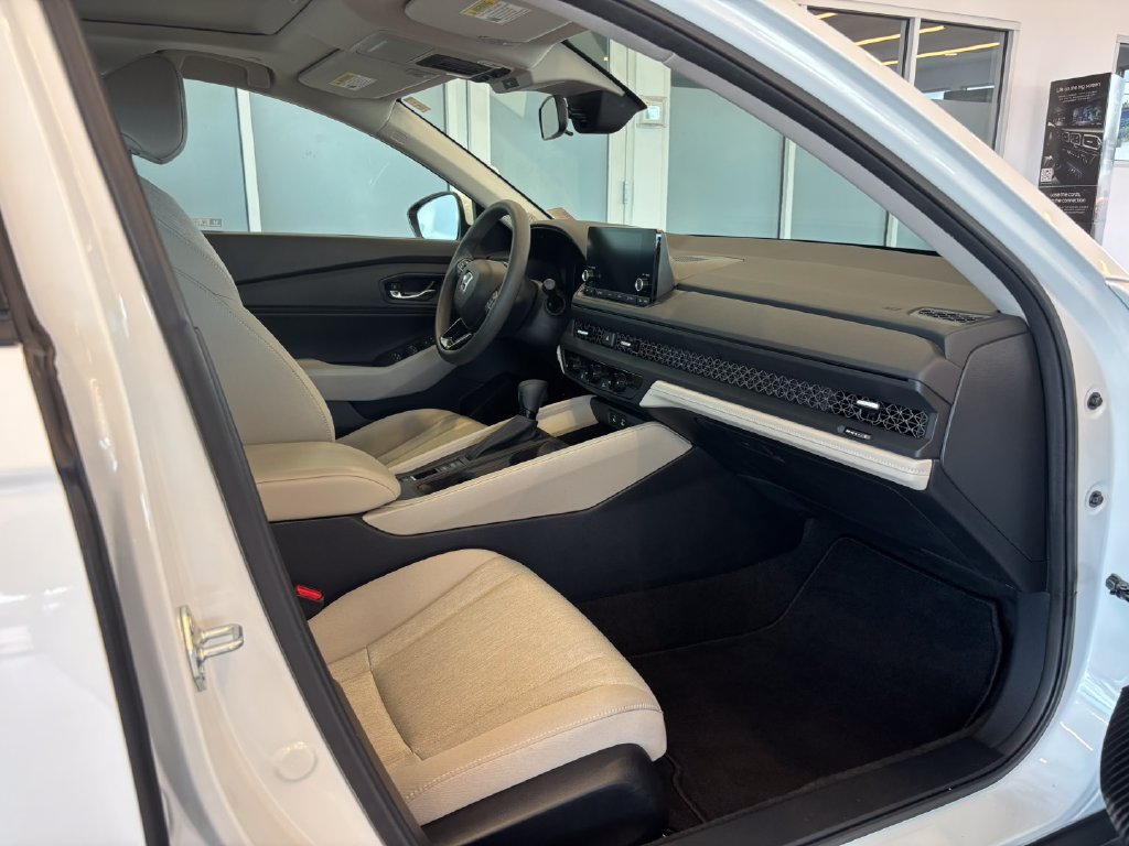 Used 2023 Honda Accord EX image 23