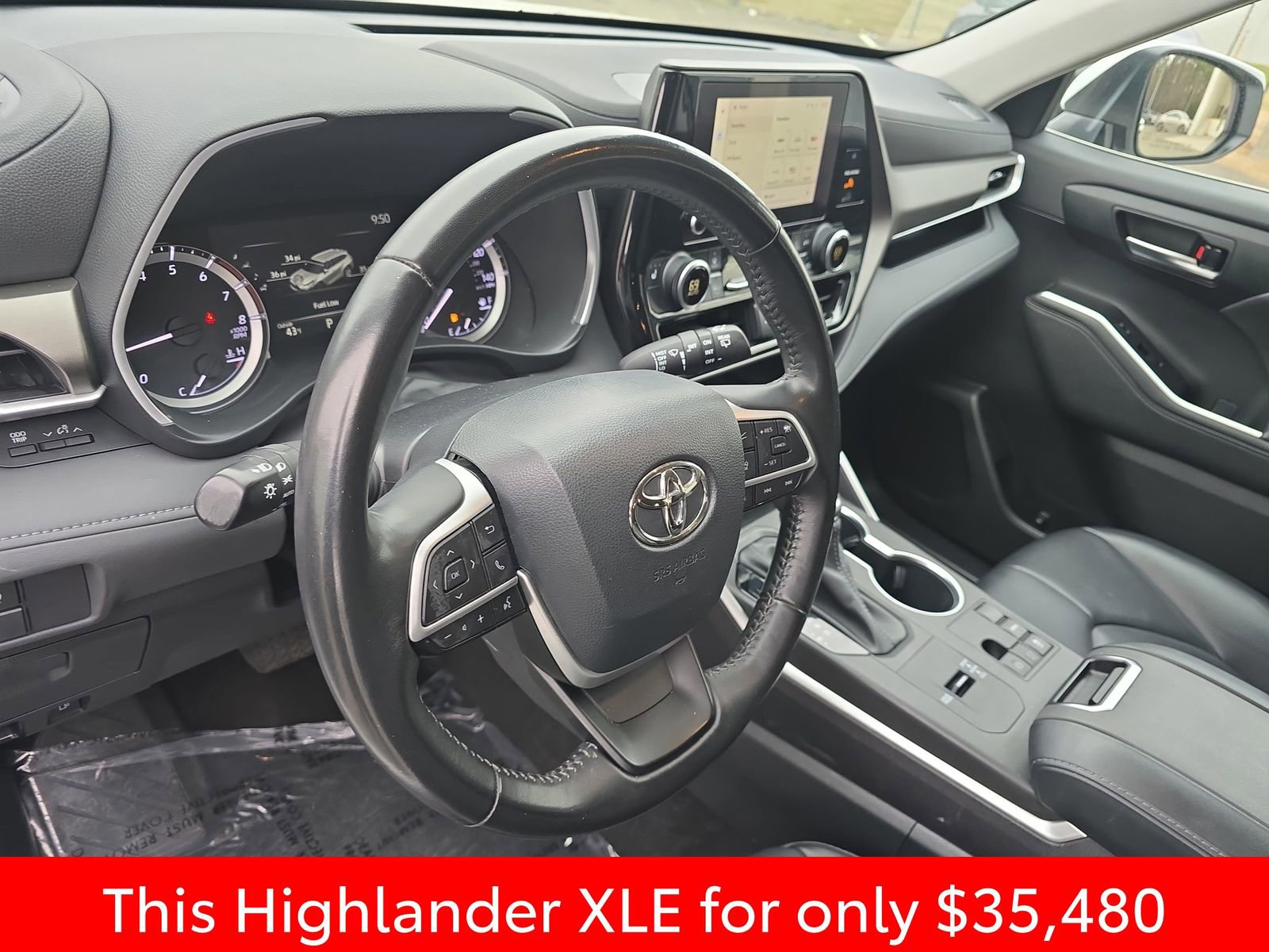 Used 2023 Toyota Highlander XLE image 24