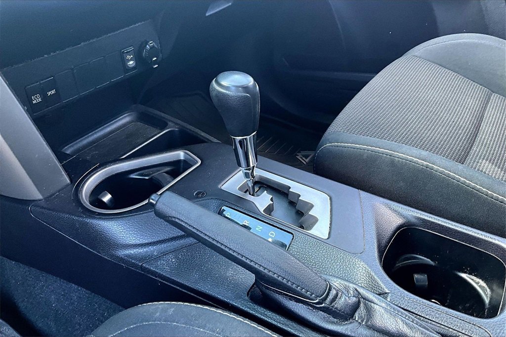 Used 2018 Toyota RAV4 XLE image 12