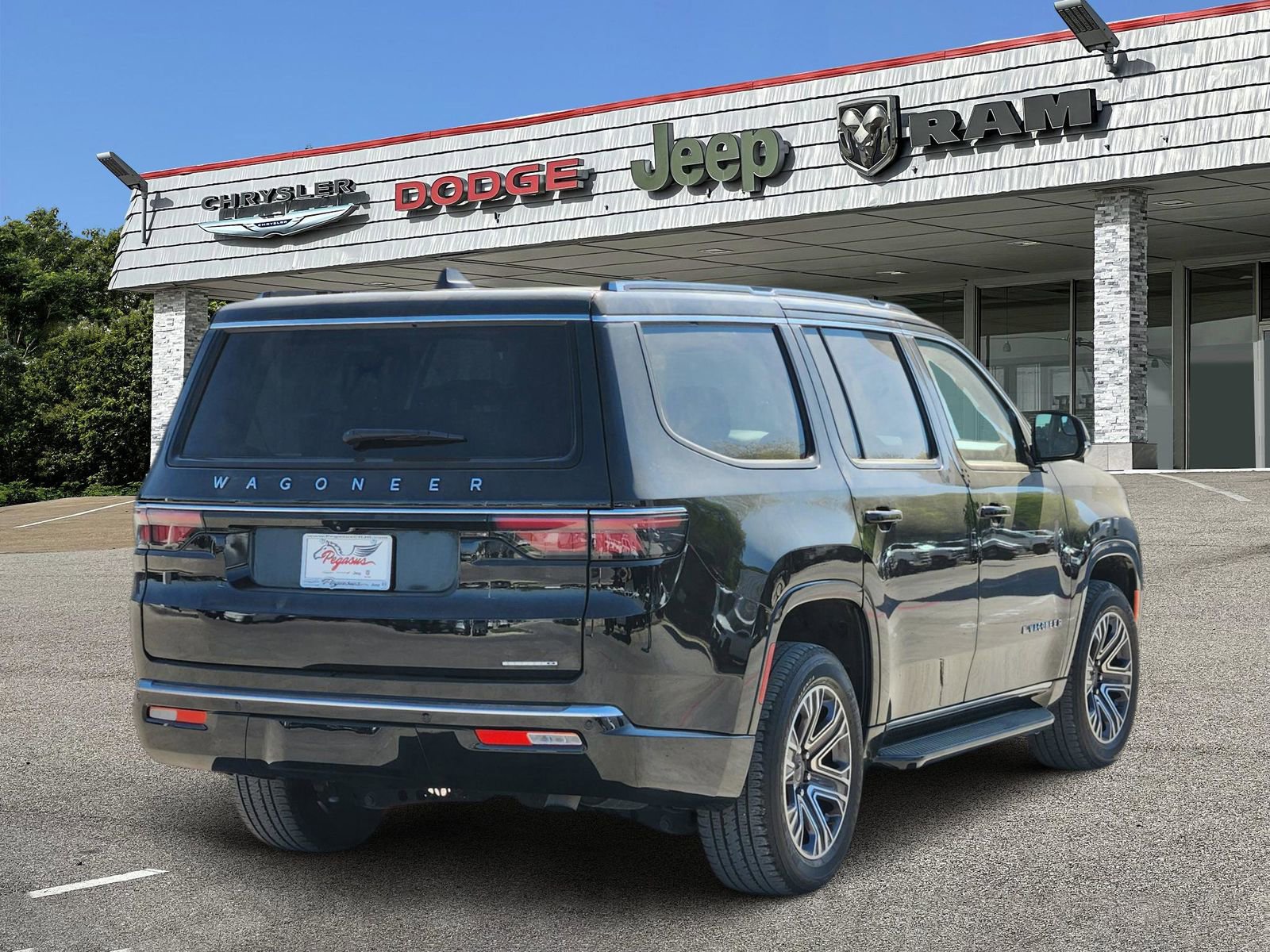 Used 2024 Jeep Wagoneer Series II image 5