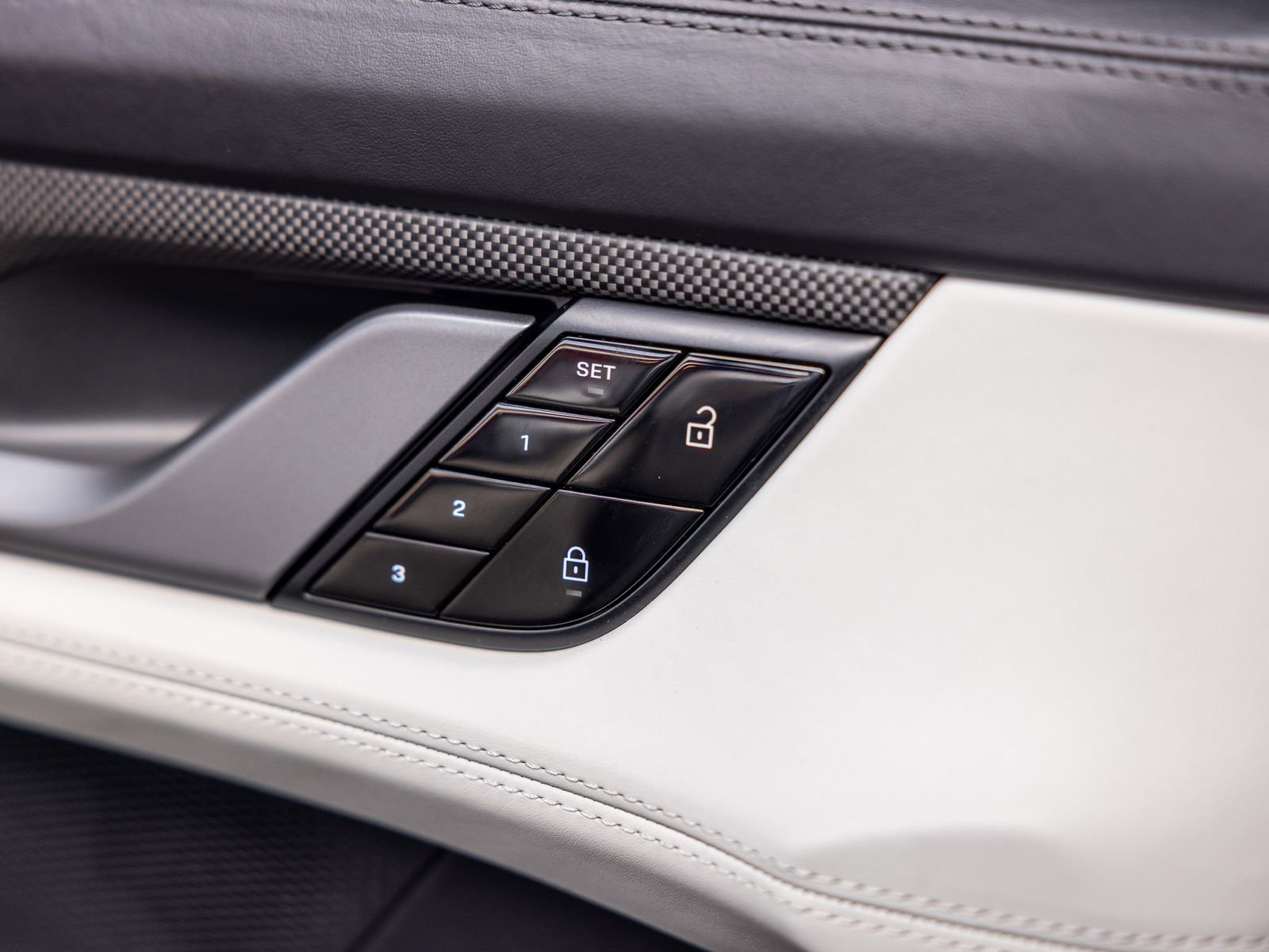 Certified 2021 Porsche Taycan Turbo S image 43