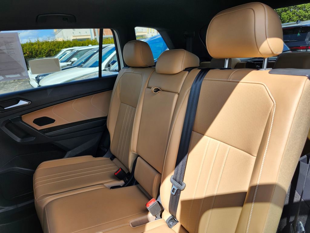 Certified 2023 Volkswagen Tiguan SE image 12
