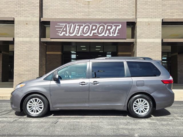 Used 2017 Toyota Sienna XLE FWD image 5