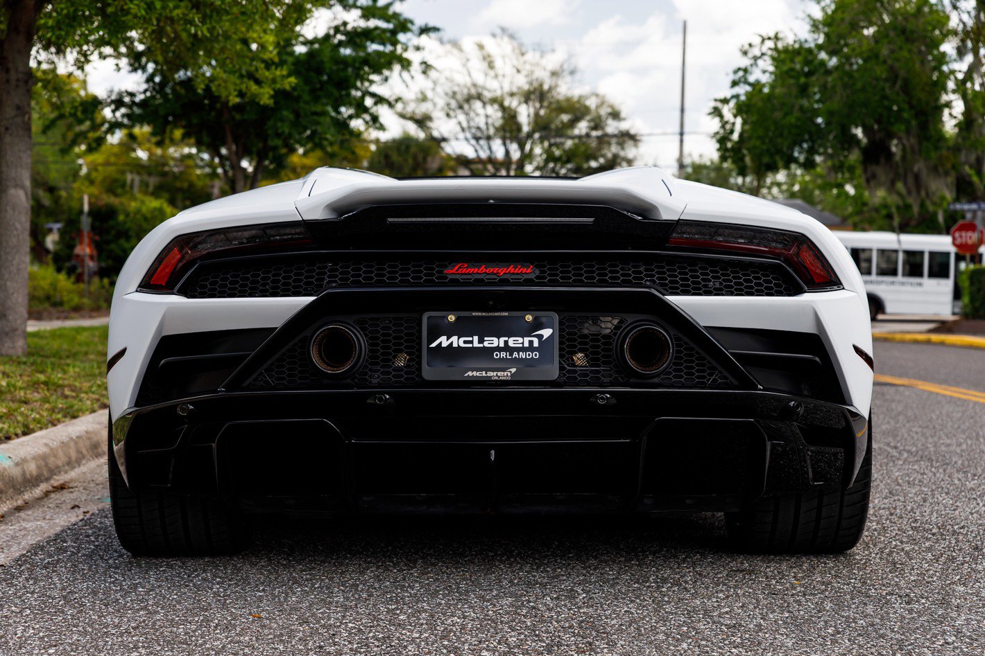 Used 2021 Lamborghini Huracan EVO image 12